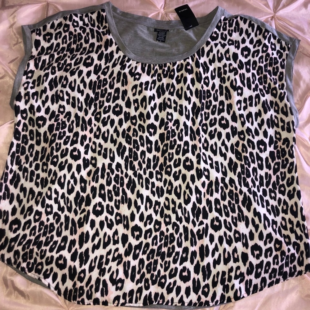Torrid NWT Leopard Top •Size 2•